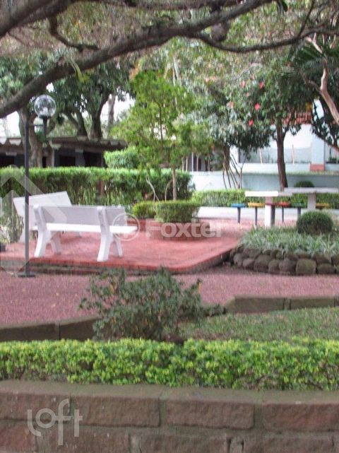 Image 13 - 900354