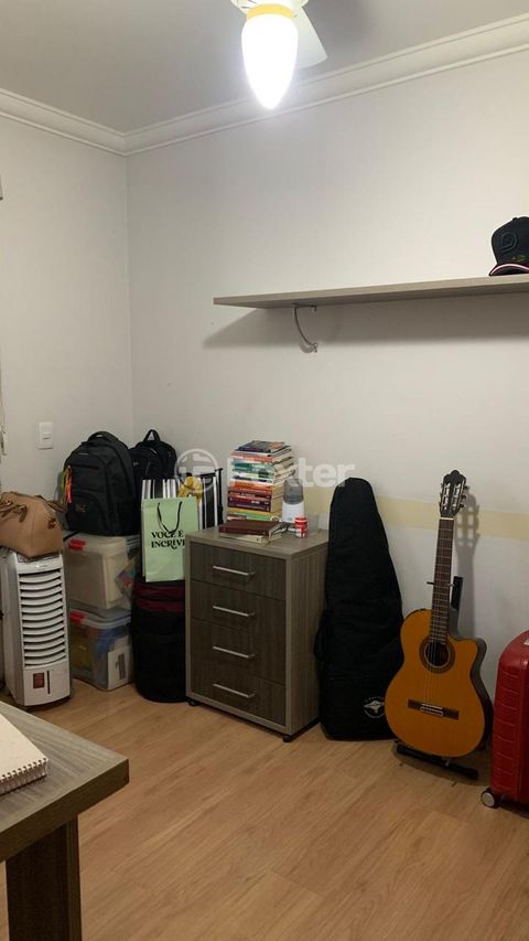 Image 19 - 900374