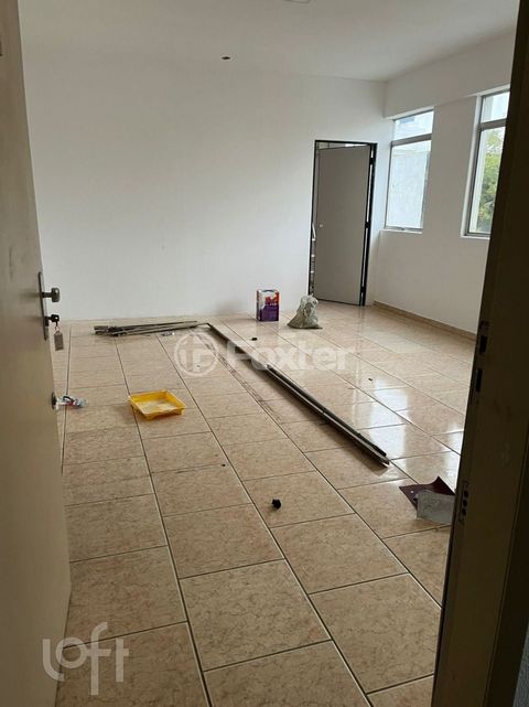 Image 3 - 900403