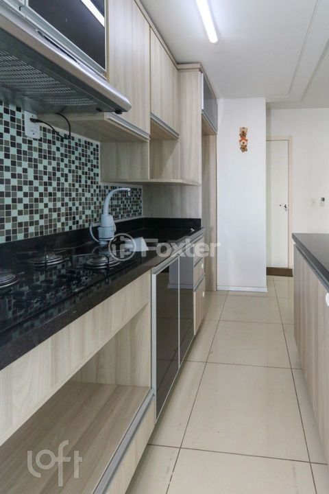 Image 8 - 900411