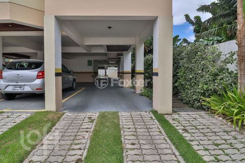 Image 19 - 900415