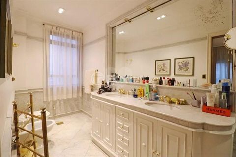 Image 19 - 900419
