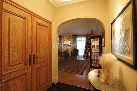 Image 10 - 900419