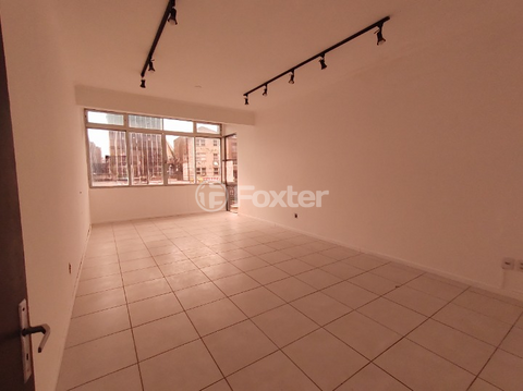 Image 4 - 900423