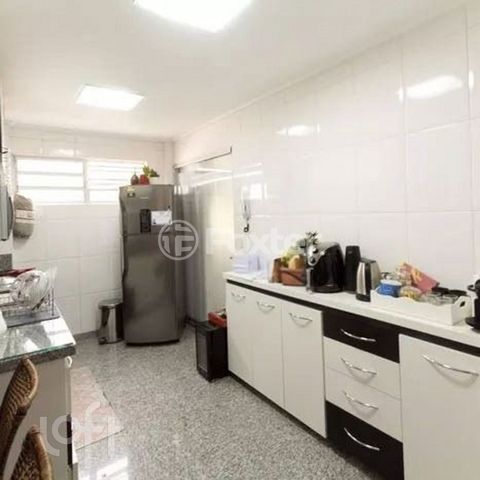 Image 5 - 900531
