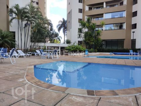 Image 17 - 900533