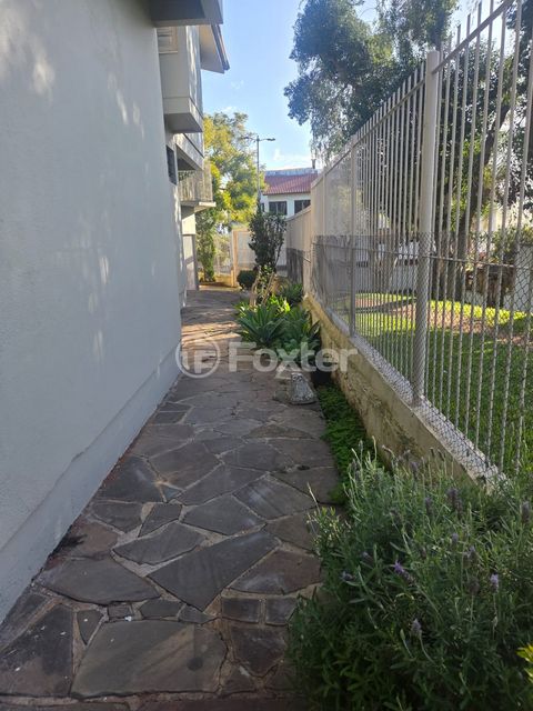 Image 6 - 900579