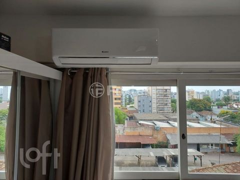 Image 10 - 900584