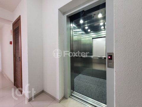 Image 7 - 900584