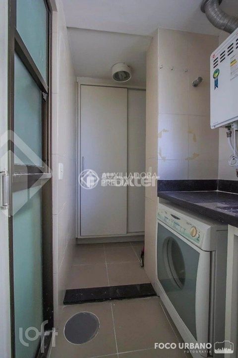 Image 8 - 900625