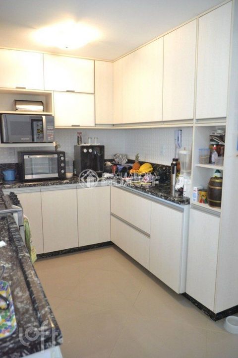 Image 5 - 900625