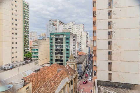 Image 10 - 900628