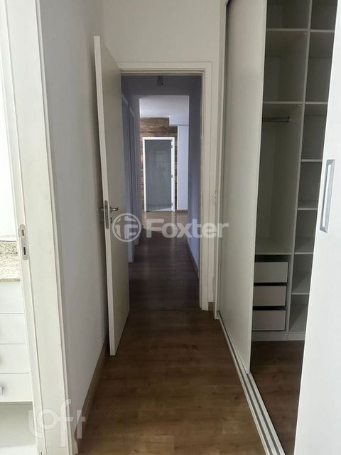 Image 19 - 900666