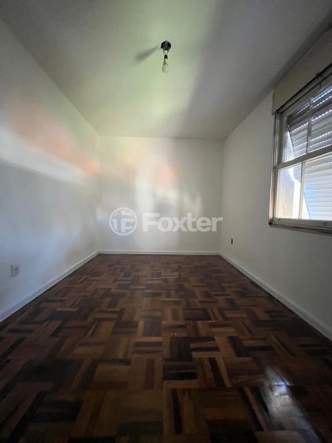 Image 3 - 900671