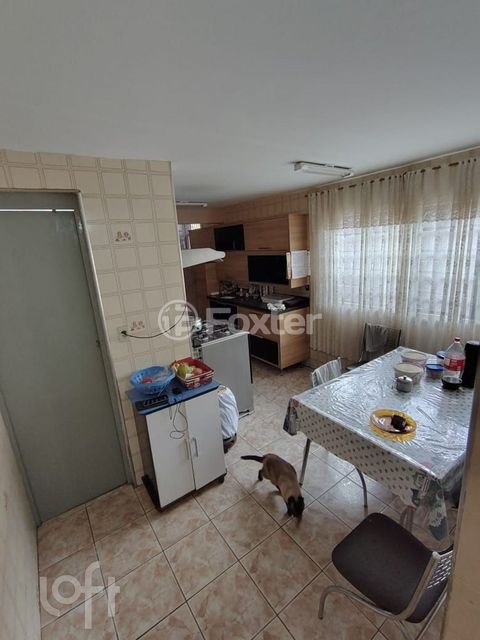 Image 1 - 900686