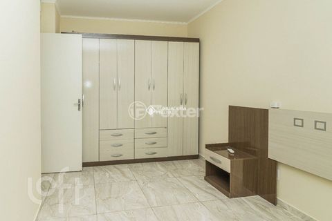 Image 4 - 900704
