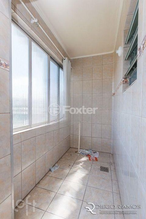 Image 8 - 900708