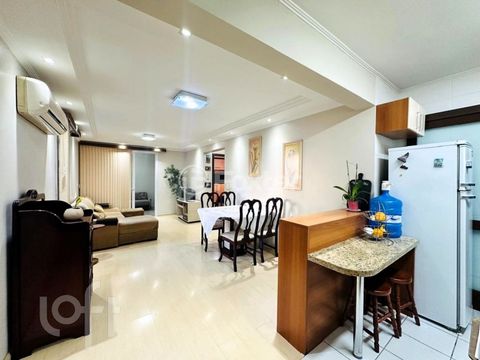 Image 7 - 900715