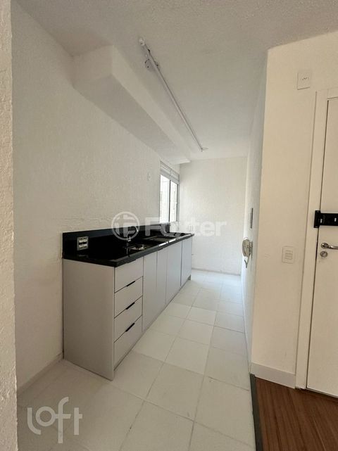 Image 4 - 900735