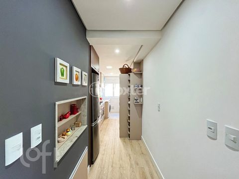 Image 7 - 900736
