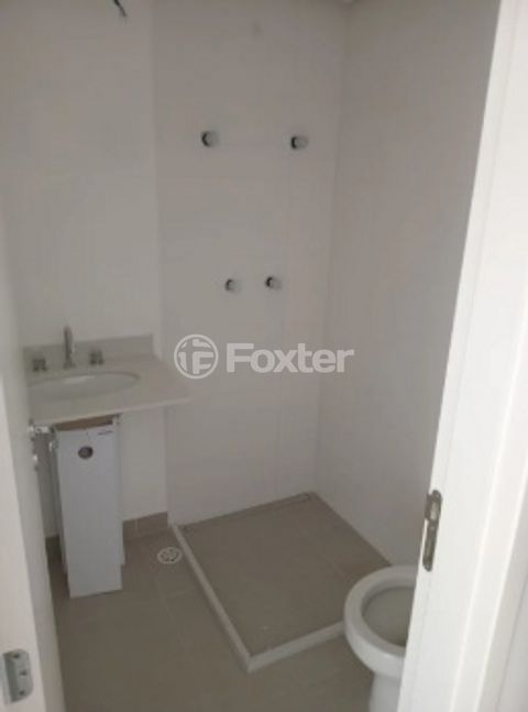 Image 4 - 900755