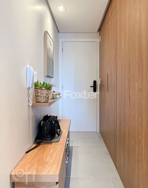 Image 3 - 900758