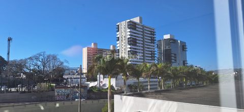 Image 11 - 900812