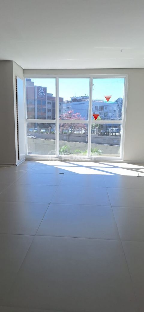 Image 9 - 900812