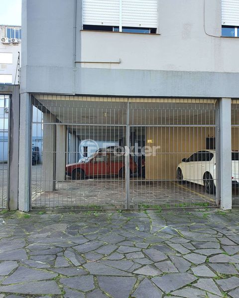 Image 10 - 900814