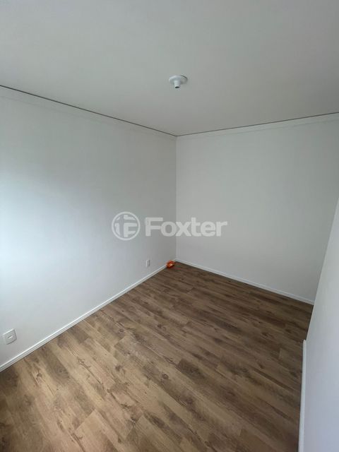 Image 17 - 900817