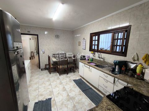 Image 5 - 900871