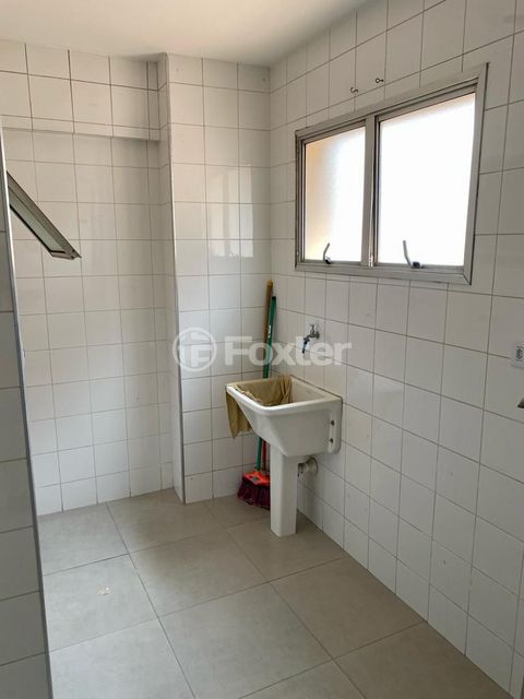 Image 6 - 900879