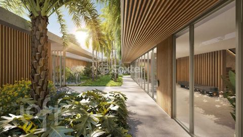 Image 8 - 900882