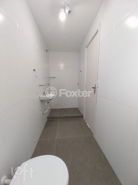 Image 7 - 901610