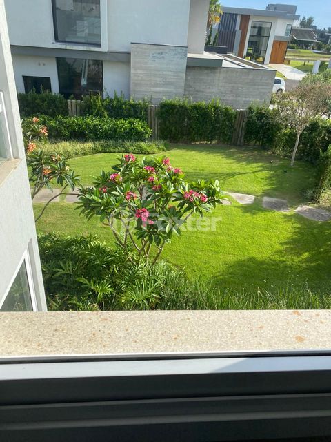 Image 8 - 901954