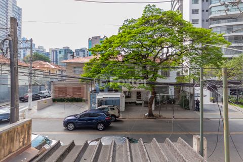 Image 13 - 902318