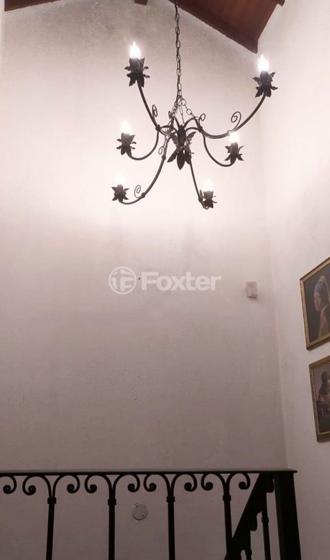Image 1 - 902679
