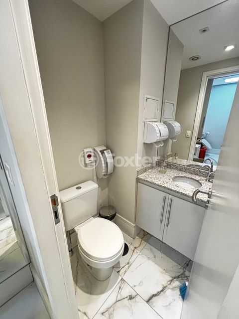 Image 10 - 903513