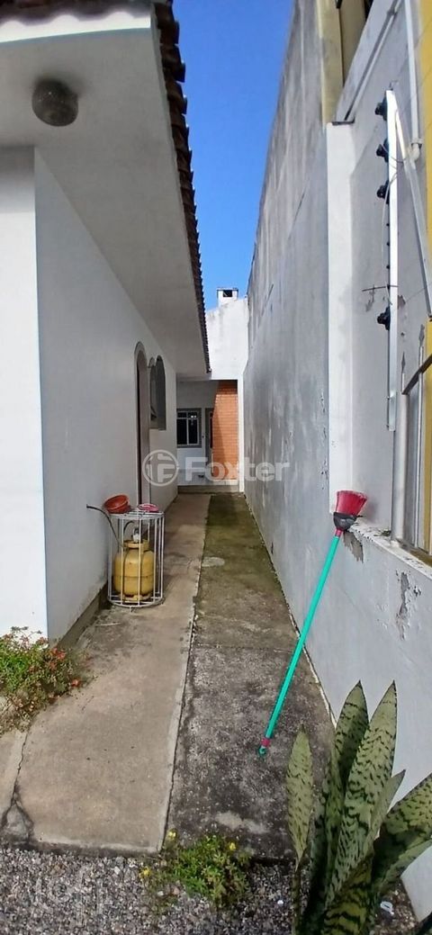 Image 1 - 903876