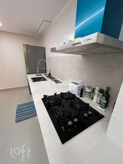 Image 4 - 903930