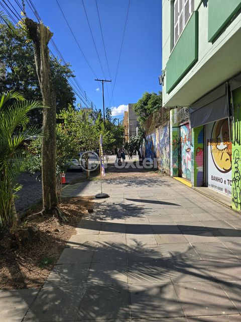 Image 5 - 904680