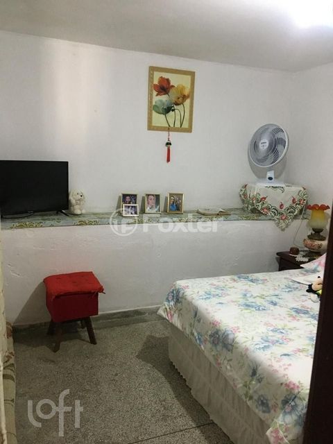 Image 11 - 904705