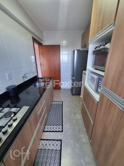 Image 5 - 907612