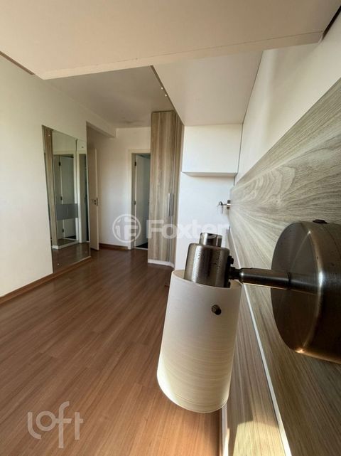 Image 5 - 910941
