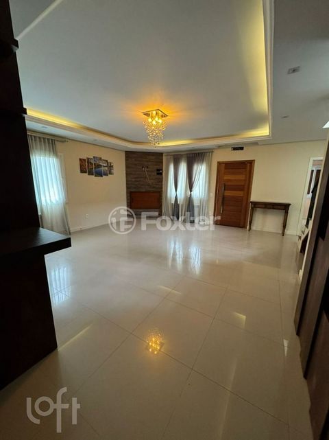 Image 7 - 911350