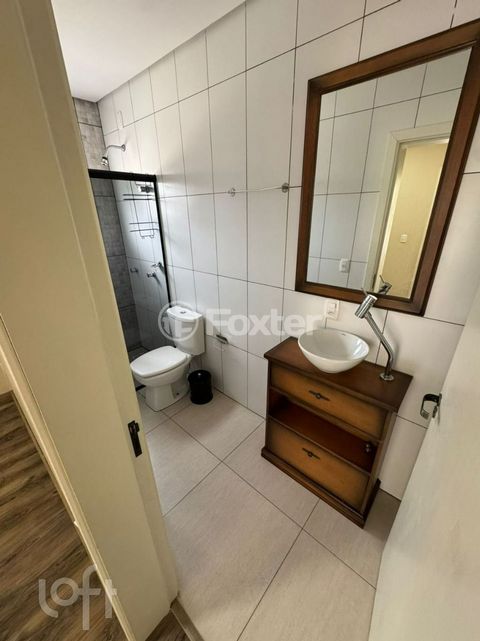 Image 8 - 911350