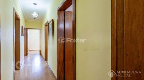 Image 8 - 914944