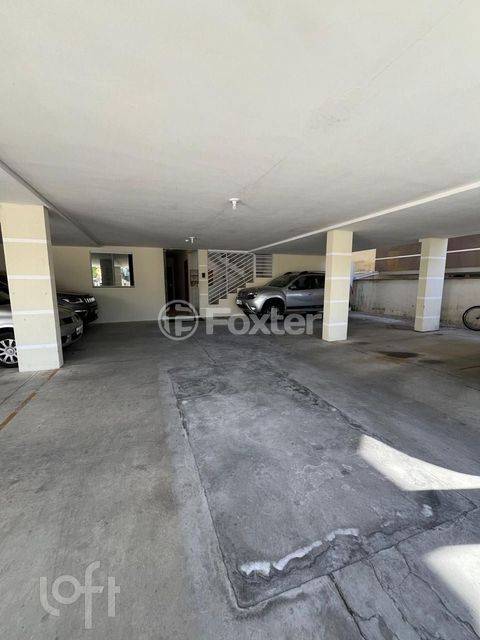 Image 5 - 914945