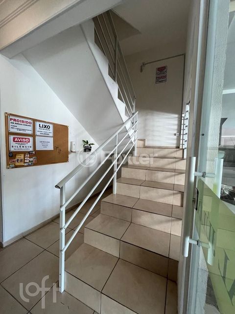 Image 6 - 914945