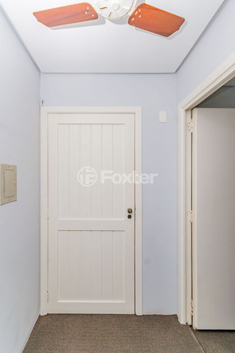 Image 10 - 915007